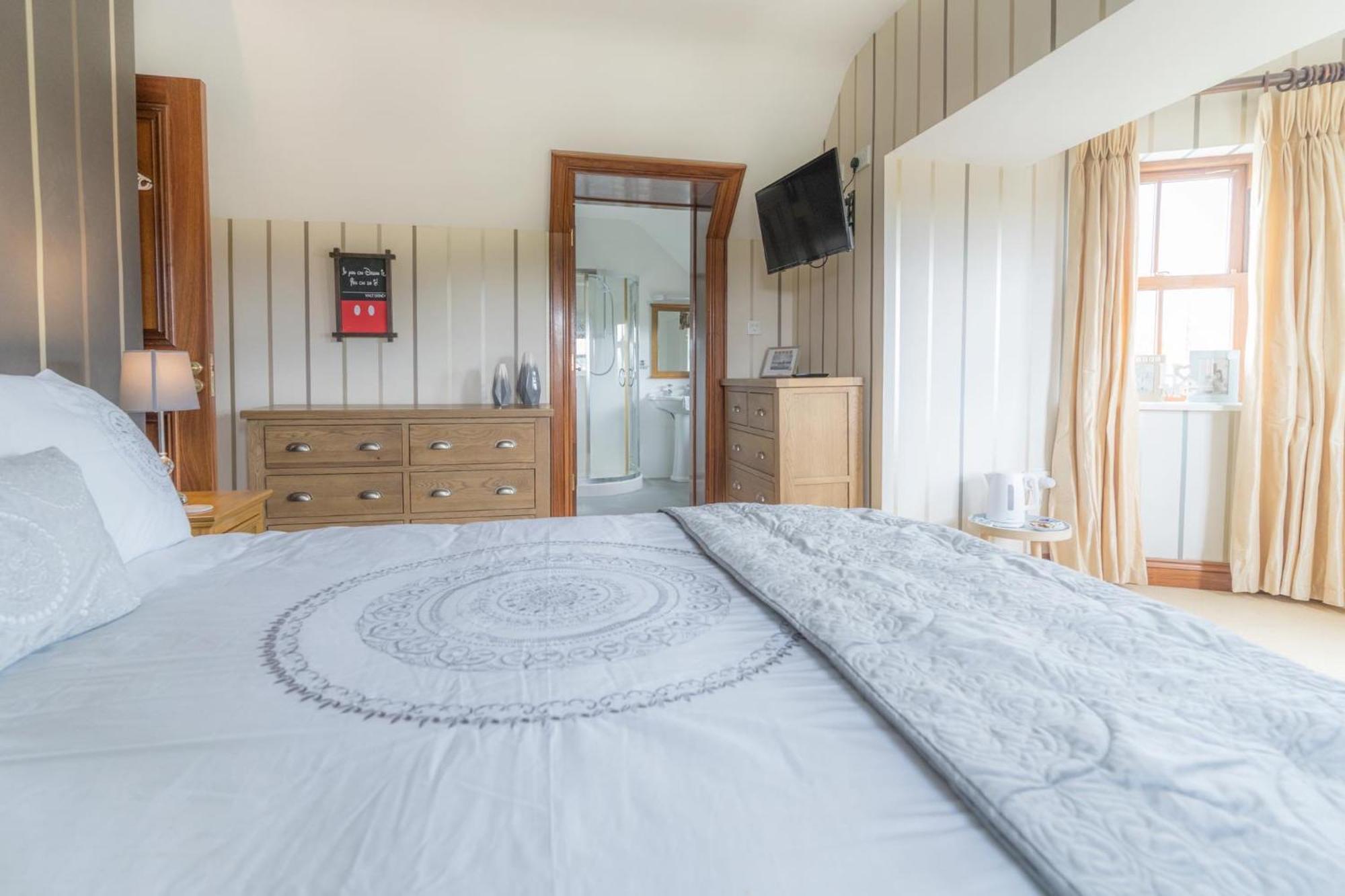 Glenvela Guest House Castlerea Bagian luar foto